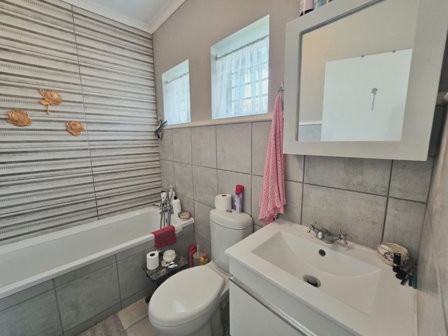2 Bedroom Property for Sale in Montage Western Cape